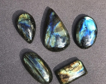 Cabochon di labradorite | Colori blu e oro intensi, pezzi lucidati, forme ovali, a goccia, rettangolari