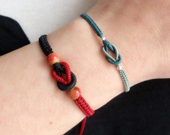 Armband mit unendlichem Liebesknoten, Glücksbringer für Männer, Frauen und Paare, Geschenk für Schwester, Mutter, Freundschaft, geflochten, inspiriert von kontrastierenden Farben