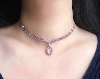 Collana micro-macramè in ambra floreale trasparente | Delicati gioielli minimalisti | Cordoncino cerato marrone ghiacciato | Girocollo regolabile