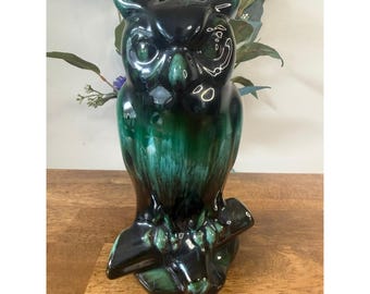 Figura grande de cerámica con diseño de búho verde y negro esmaltado por goteo de Blue Mountain Pottery