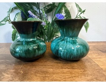 Blue Mountain Pottery Grön Droppglasyr Vas Par – Kanadensisk MCM Keramik