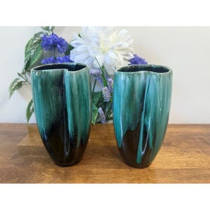 Blue Mountain Pottery gröna droppglasyrvaser Retro MCM-vas Kanadensisk dekor