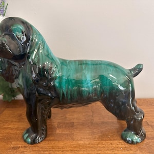 Vintage Blue Mountain Pottery Spaniel Dog Figurine – Canadian Pottery Collectible – Glossy Green Black Flow Glaze Retro Decor