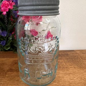 Vintage Aqua Blue Crown Einmachglas geprägt Canada Logo Antique Canning Jar