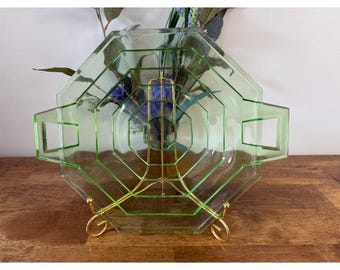 Vassoio da portata vintage in vetro all'uranio con manici ottagonali geometrici e piastra luminosa in stile Art Déco.