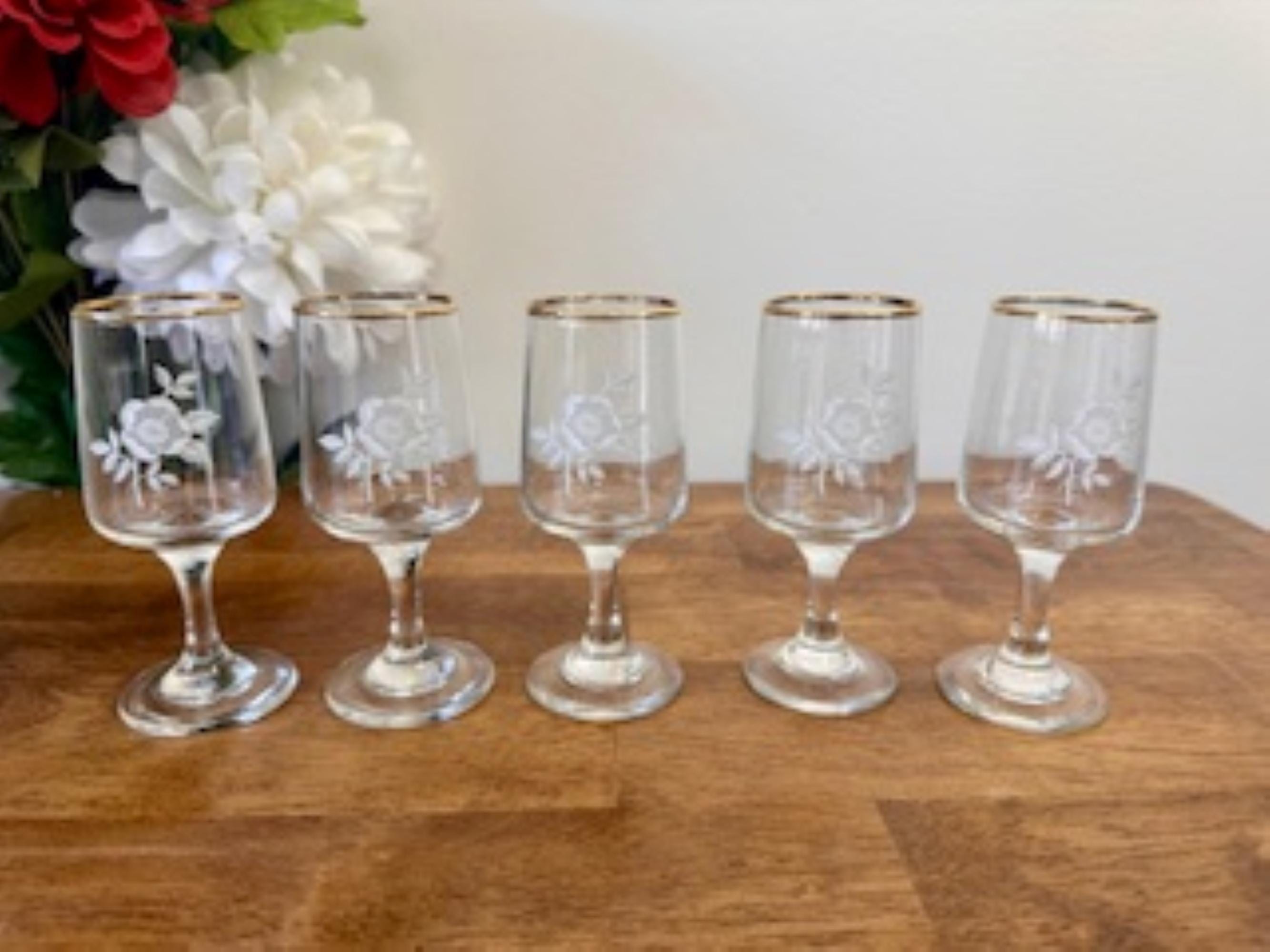 Vintage Floral Pattern Sherry Glasses – Set of 5 – Perfect for Aperitif or Port