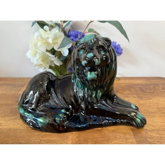 Vintage Blue Mountain Pottery Reclining Lion Figurine BMP Ceramic