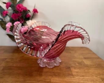 Cuenco de cristal artístico vintage con remolino de arándanos, borde ondulado transparente, estilo chalet MCM, soplado a mano.