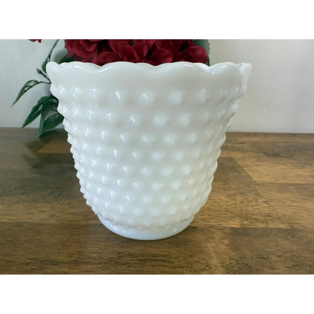 Great Description About Vintage Milk Glass Planter