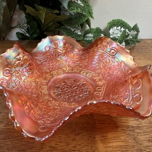 Fenton Leaf Chain Marigold Carnival Glass Bowl Vintage Iridescent Ruffled Edge