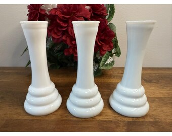 Vasi vintage in vetro lattiginoso Randall con base a triplo anello, bianchi, decorazioni per matrimoni retrò MCM