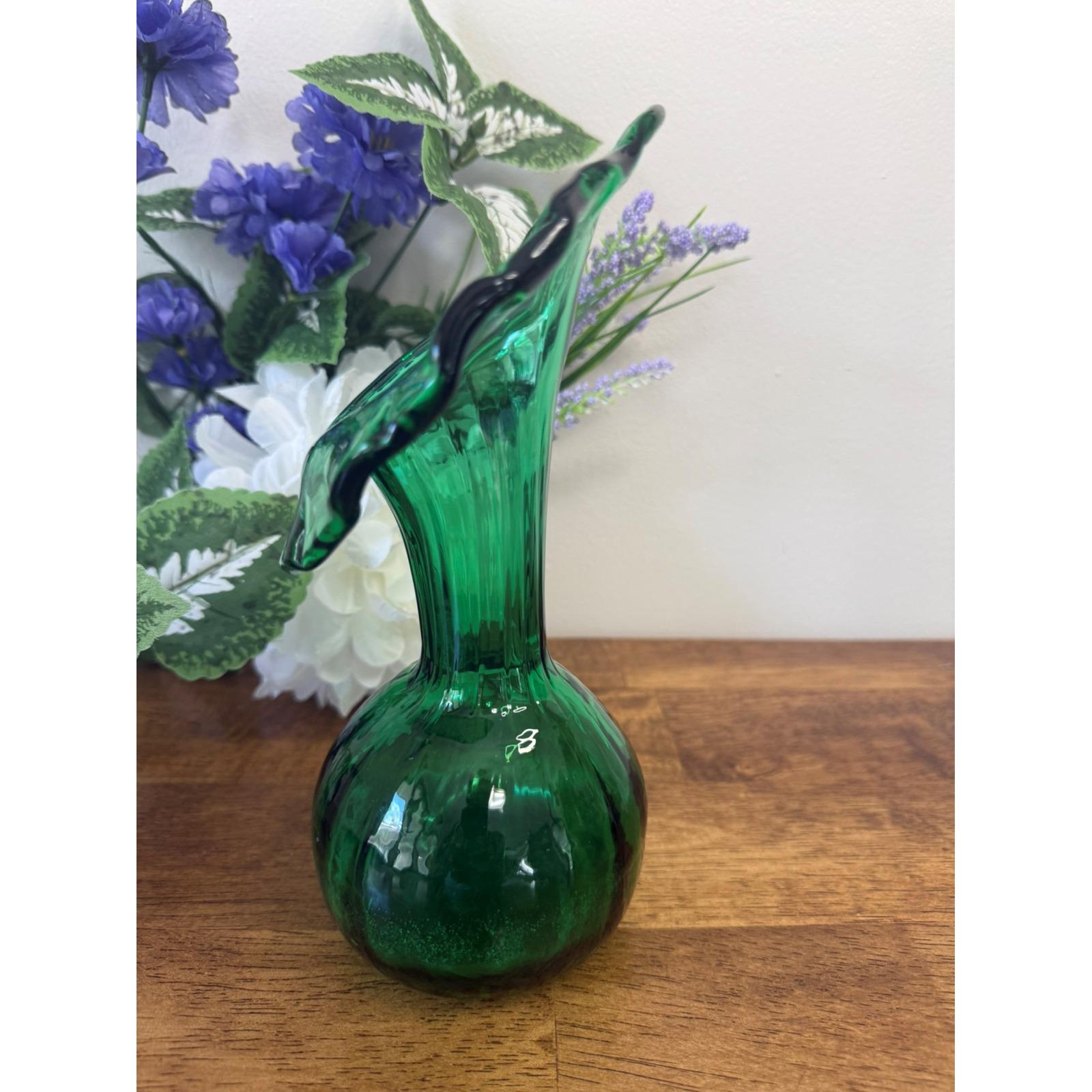 Vintage Green Jack-in-the-pulpit Glass Vase Hand-blown Ruffled Rim