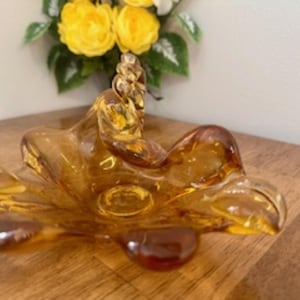 Amber Peach Hand-Blown Glass Seashell Bowl or Ashtray – Vintage Elegance