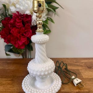 Vintage Milk Glass Hobnail Lamp – Twisted Base Table Light Tested Working