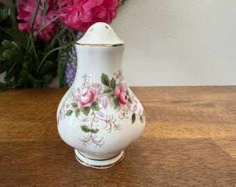 Royal Albert Lavender Rose Pepper Shaker Vintage Bone China Floral Gold Trim