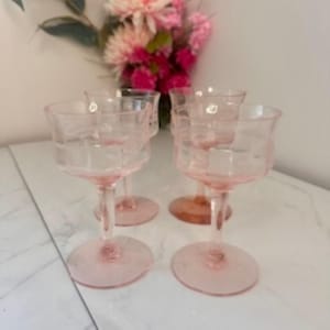 Set of 4 Vintage Pink Depression Glass Etched Floral Wine or Water Goblets – Mint Condition