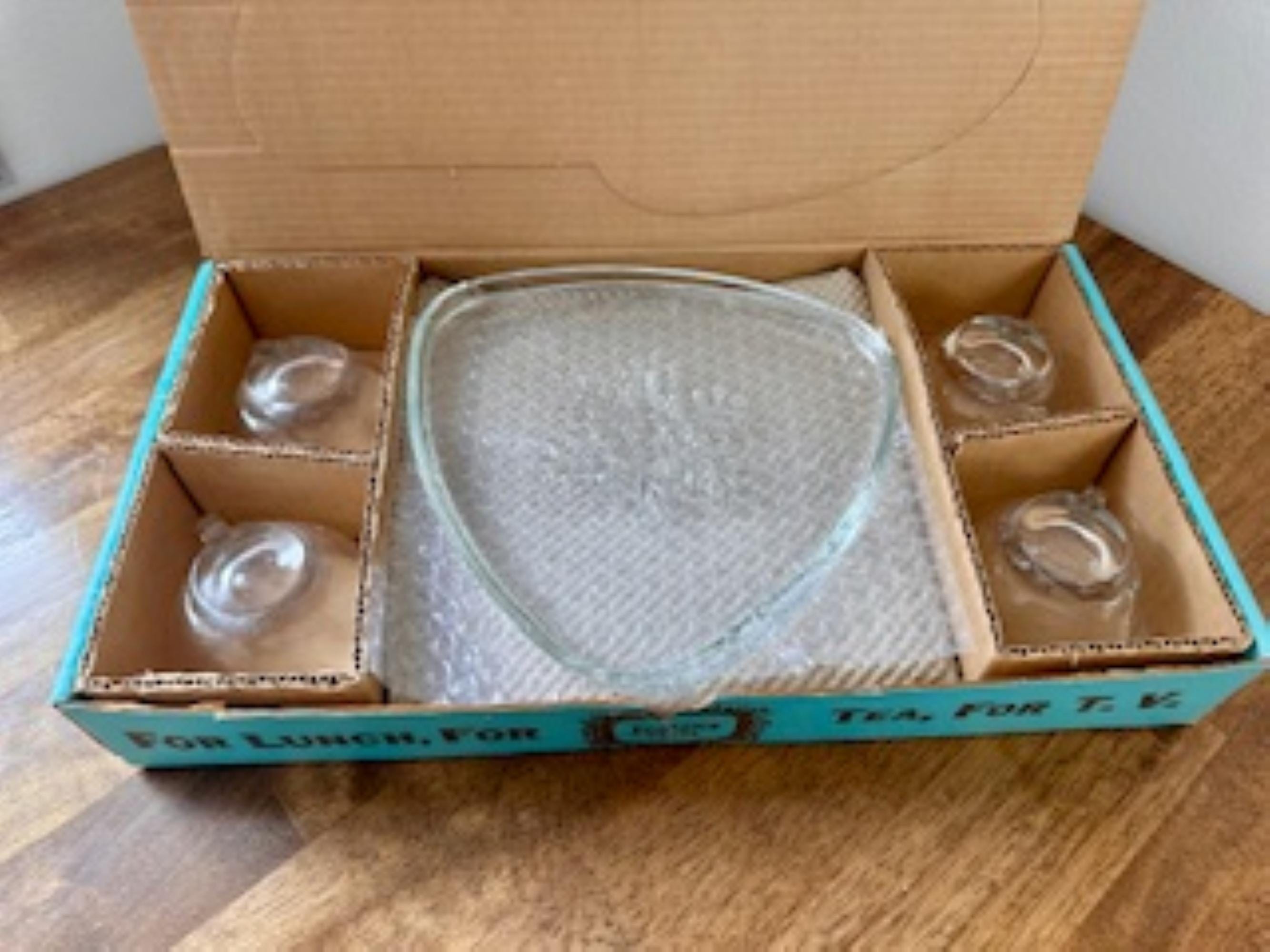Vintage Indiana Glass Snowflake Smart Set Original Box 4 Snack