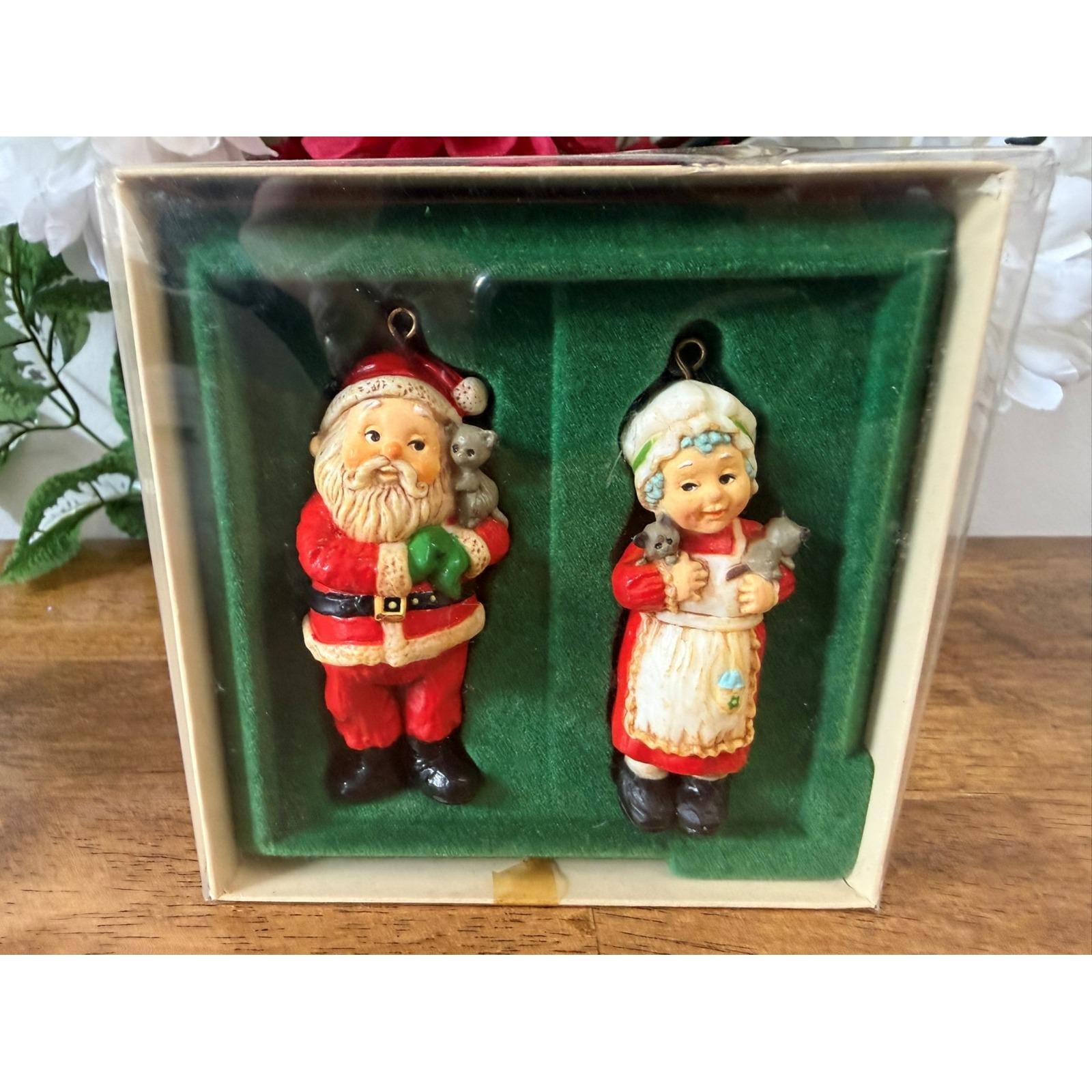 Vintage 1979 Hallmark Santa & Mrs. Claus Ornament Set Tree-trimmer 