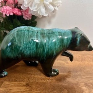 Vintage Blue Mountain Pottery Walking Bear – Canadian Art Pottery in Iconic Green Drip Glaze