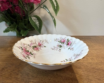 Royal Albert Lavender Rose Nappe Bowl Vintage Bone China Floral Dessert Dish