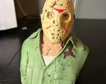 Buste Jason Voorhees peint à la main | Icône Slasher du vendredi 13 | Sculpture d'horreur imprimée en 3D
