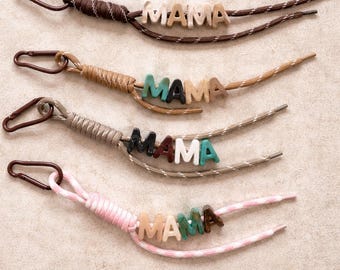 Portachiavi con nome personalizzato, laccio per scarpe spesso, perline colorate con lettere, colori neutri, colori estetici