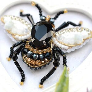 Beaded Brooch Kit "Bee" – DIY Bead Embroidery Kit, Handmade Jewelry Kit, Beaded Bee Pin, DIY Gift for Craft & Nature Lovers