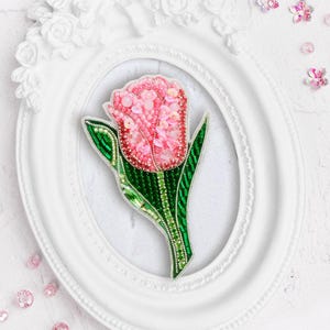 Kit spilla con perline 'Tulipano rosa' - Kit fai da te per ricamo con perline, kit per gioielli fatti a mano, spilla con perline, regalo artigianale fai da te per gli amanti dei gioielli