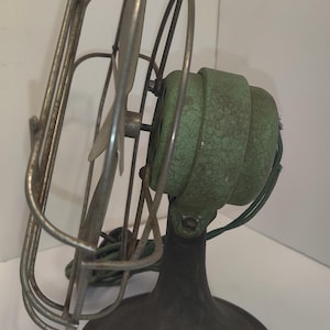 Vintage Metal Desk Fan VERY COOL