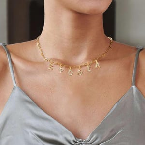 Collar con nombre personalizado chapado en oro de 18 quilates, collar con letra pavé, collar con inicial personalizada, joyería elegante para mujer