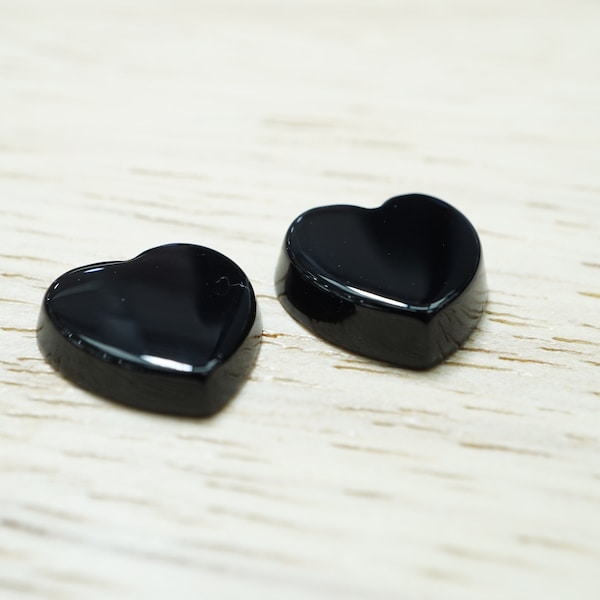 Natural Flat Heart shaped Onyx Various Sizes (1 Piece)
