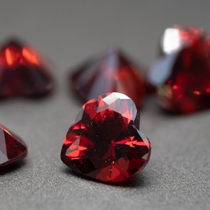 Heart Shape Garnet Cubic Zirconia (Dark Orange) - Various Sizes (1 Piece)