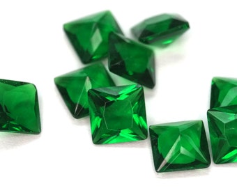 Square Princess Cut Green Glass (10 Pieces Parcels)