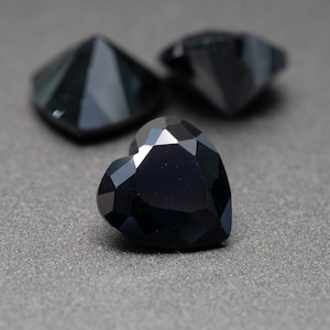 Herz Form natürliche facettierte schwarze Onyx - verschiedene Größen
