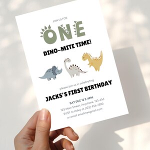 Modelo de convite de aniversário de dinossauro editável, primeiro aniversário de dinossauro, menino de 1 ano, convite de aniversário para impressão