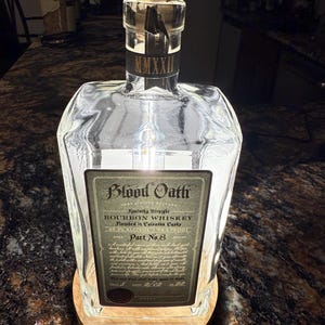 Lampa stołowa Blood Oath Pact 8 Bourbon Bottle z przełącznikiem ściemniającym