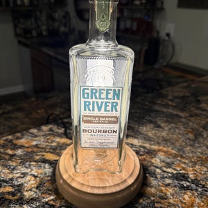 Lampa stołowa Green River Single Barrel Bourbon Bottle z przełącznikiem ściemniającym