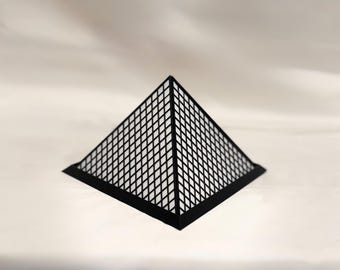 Lámpara de mesa moderna con diseño de lamas piramidales / Impresión 3D (luz RGB/cálida)