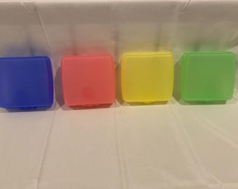 Vintage Tupperware Sandwich Keeper - Hinged Square Lunch Box, NEW