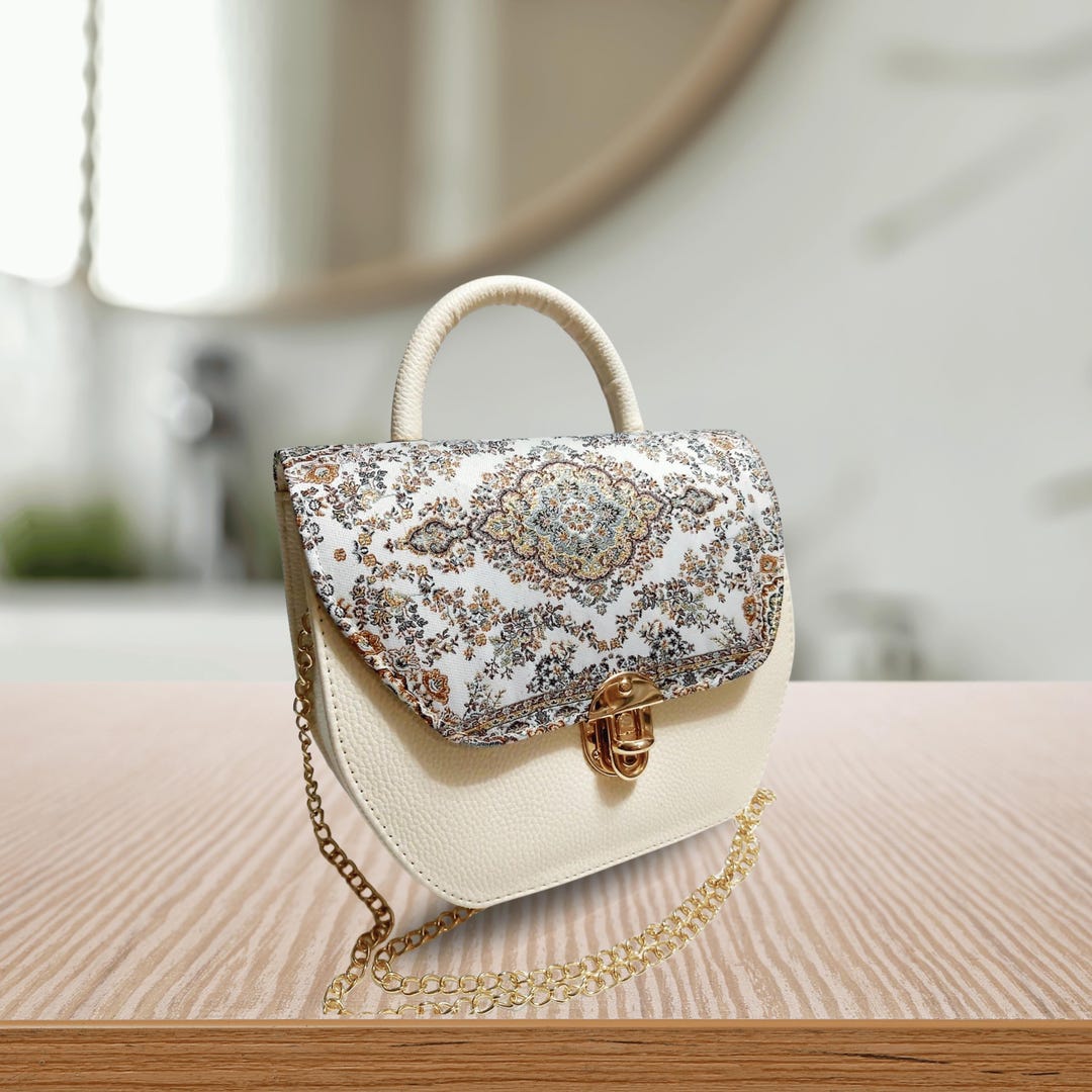 Chic Handbag With Floral Design and Gold Chain - Elegant and Practical ...