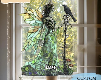 Gothic Waldskelett Fee Acrylharz Suncatcher, Grüner Rabe Hexe Faux Buntglas Fenster hängend, Halloween Geschenk für Sie