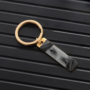 Chaveiro personalizado com foto de olho, chaveiro de aço inoxidável com imagem de olhos humanos gravados, joia personalizada para presente para ele, aniversário dela, pai, mãe