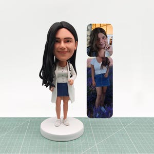 Customized boss bobblehead,business bobblehead,personalized office gifts for colleagues,creative office souvenirs,Christmas gifts for bosses