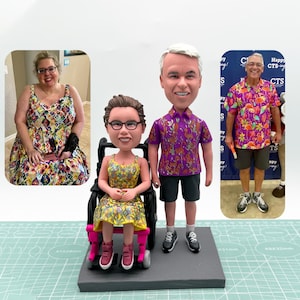 Custom bobbleheads as souvenirs,personalised custom couple bobbleheads gift,bobblehead wedding cake topper,happy couple image,Christmas gift