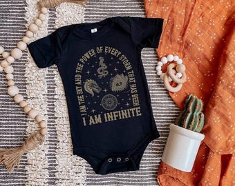 Fourth Wing Babybody: Drakegrafik, Bokliknande Fantasy Gåva
