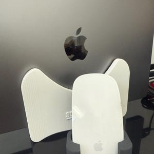 Apple Magic Mouse Stand - Ergonomic Holder for Apple Mouse, Sleek Design & Efficient Storage, Desk Organizer, Perfect Gift for Mac Lovers