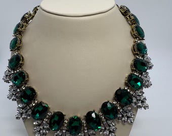 Set di collana e orecchini stile Royal Statement con strass di cristallo verde smeraldo e trasparenti, perfetti per matrimoni, balli di fine anno e feste. Nuovo di zecca.