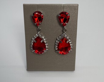 Parure De Bijoux Rouge SIAM - Collier + Boucles D'oreilles - Neuf Avec étiquettes
