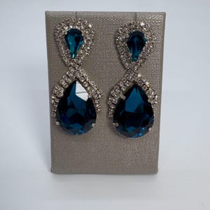 Teal Blue Crystal Teardrop Earrings, Teal Blue Dangle Earrings, Teal Blue Teardrop Earrings, Teal Crystal Earrings, Teal and White Earrings