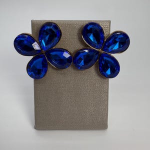 Blue Flower Crystal Stud Earrings, Blue Flower Earrings, Blue Sapphire Flower Earrings, Big Flower Earrings, Royal Blue Earrings